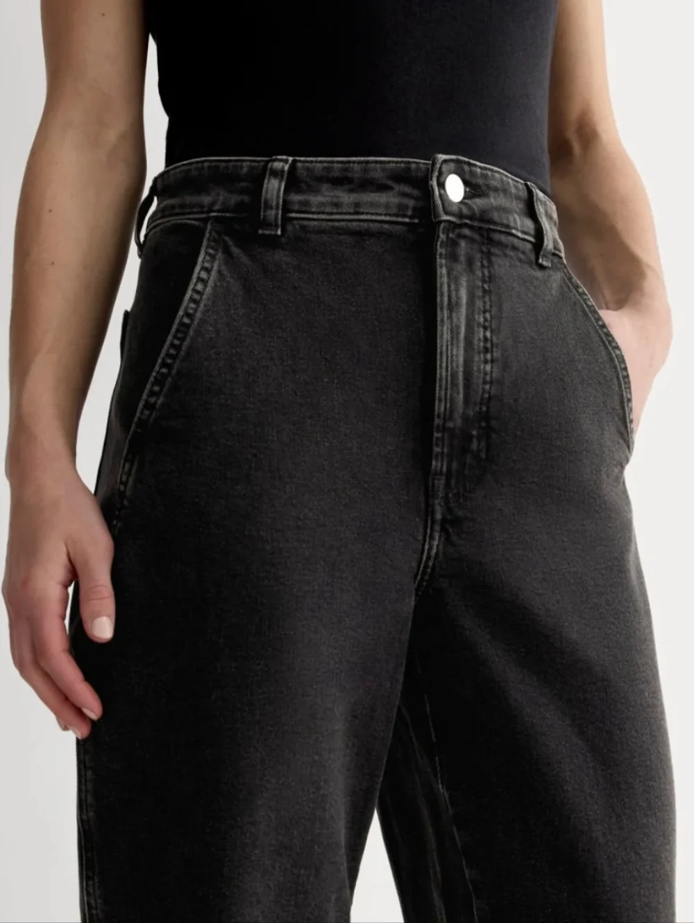 Everlane Utility Barrel Jeans Organic Cotton, Women's, Washed Black size 27. - Picture 3 of 16